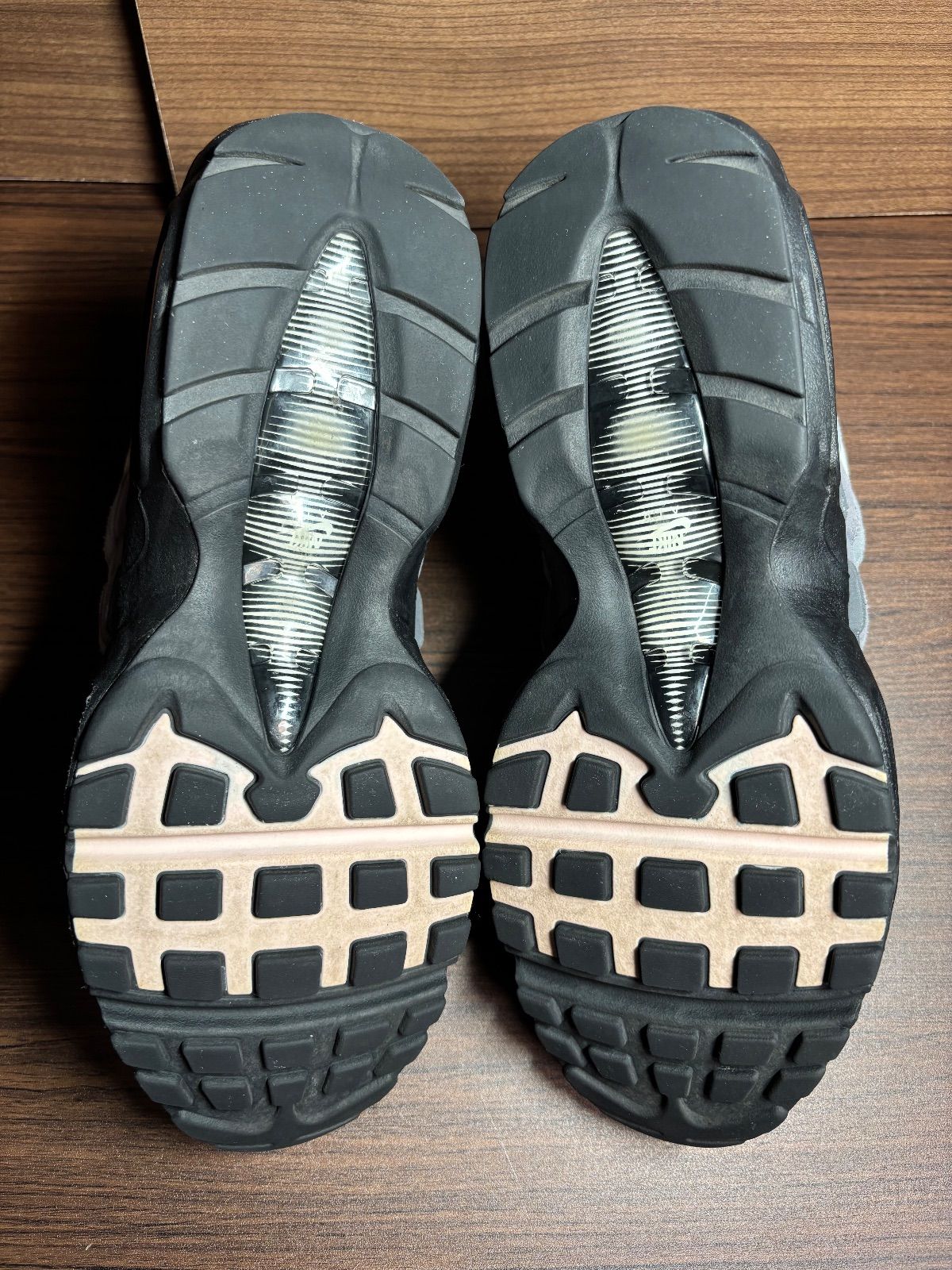 ナイキ エアマックス95 ガンスモーク/ピンクフォーム 中古品