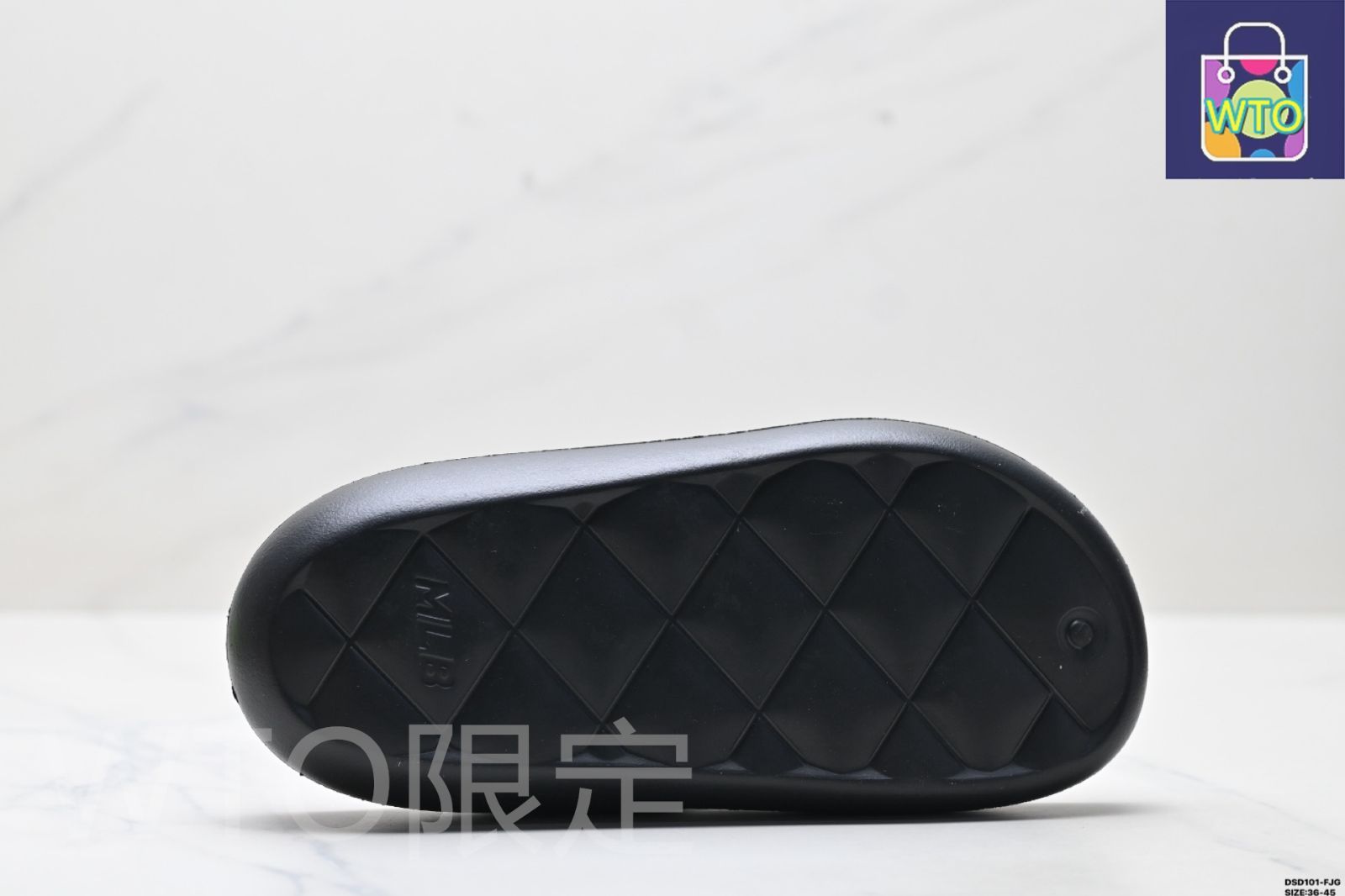 滑り止め 耐磨耗性のあるスポーツスリッパ-WTO輸入1