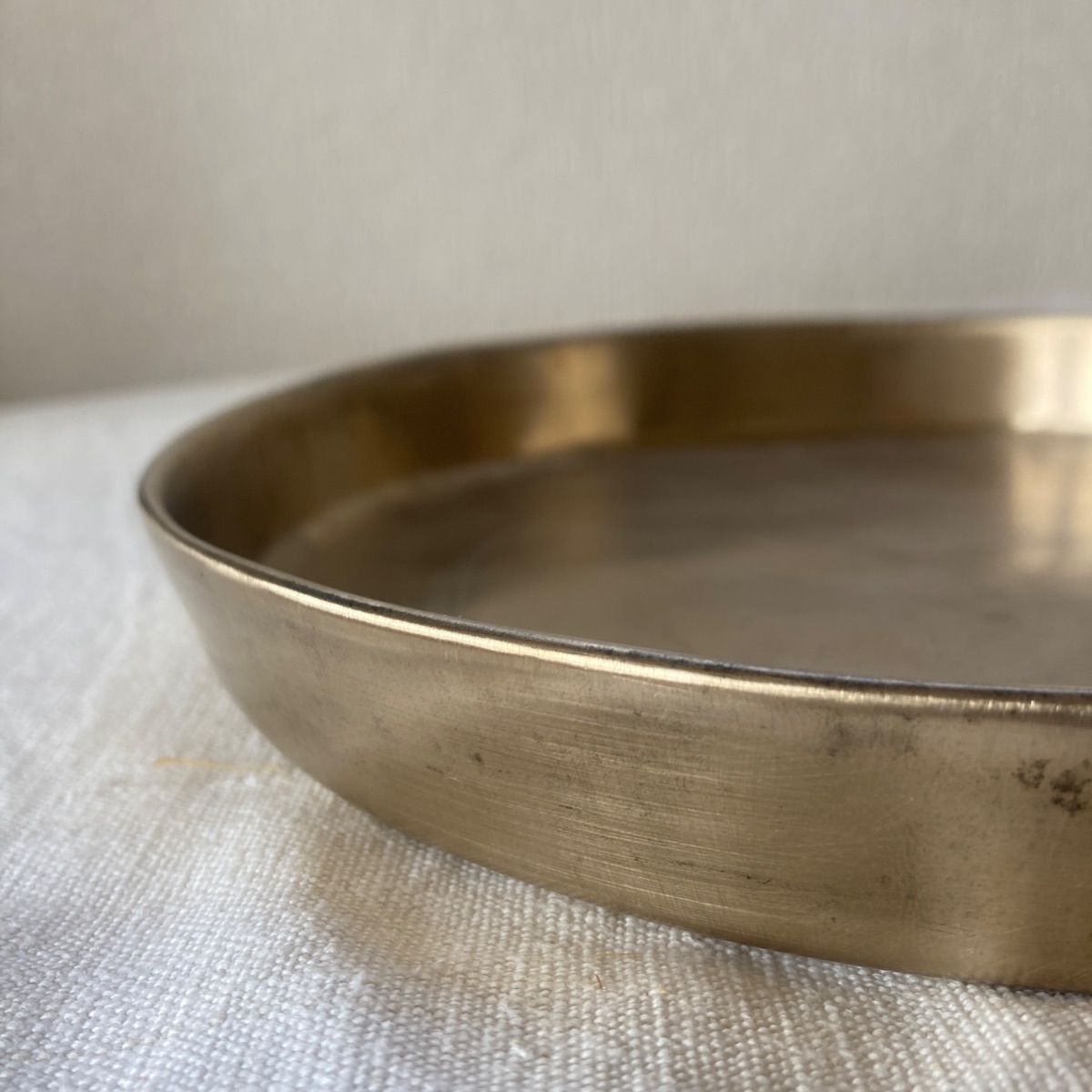 新商品続々。 韓国 李朝 真鍮 大皿 祭器 高杯 脚付盤 朝鮮工芸 骨董 古道具 古物 金属工芸 ここでご注文へようこそ!