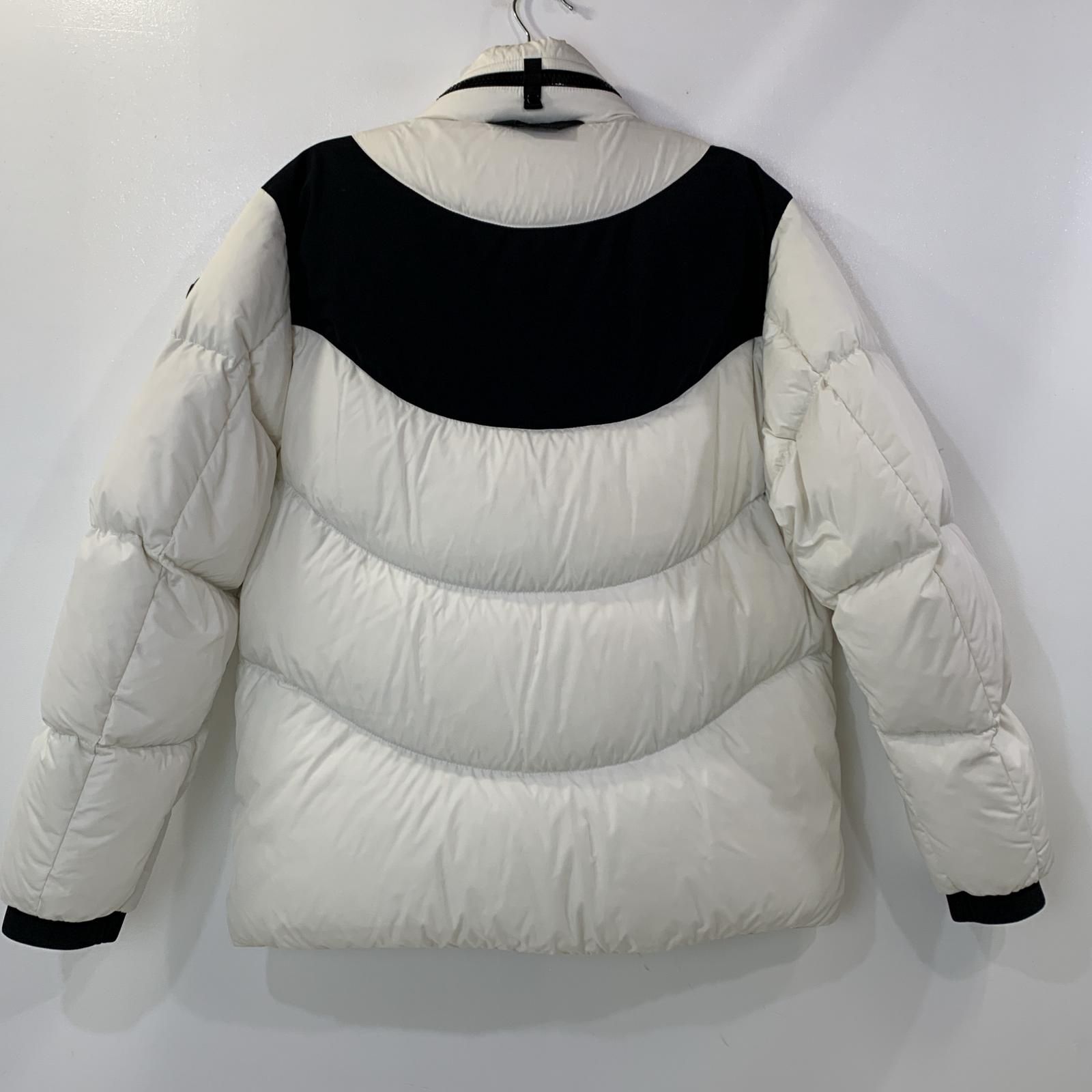 【最終値下げ】MONCLER ホワイト ジャケット 姫路東店】 中古 MONCLER | モンクレール ダウンジャケット