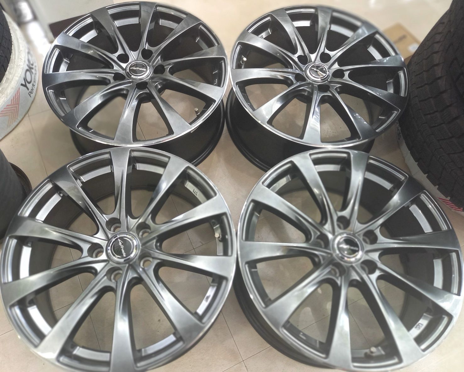 Lefinada 7.5J×18 5H114.3 中古アルミホイール4本セット