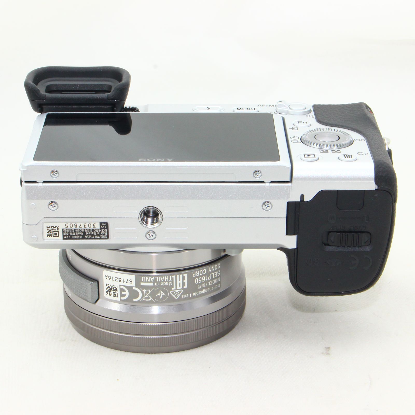 Canon RP ボディー (キャノンバッテリーx 2 +カメラバッグ付き