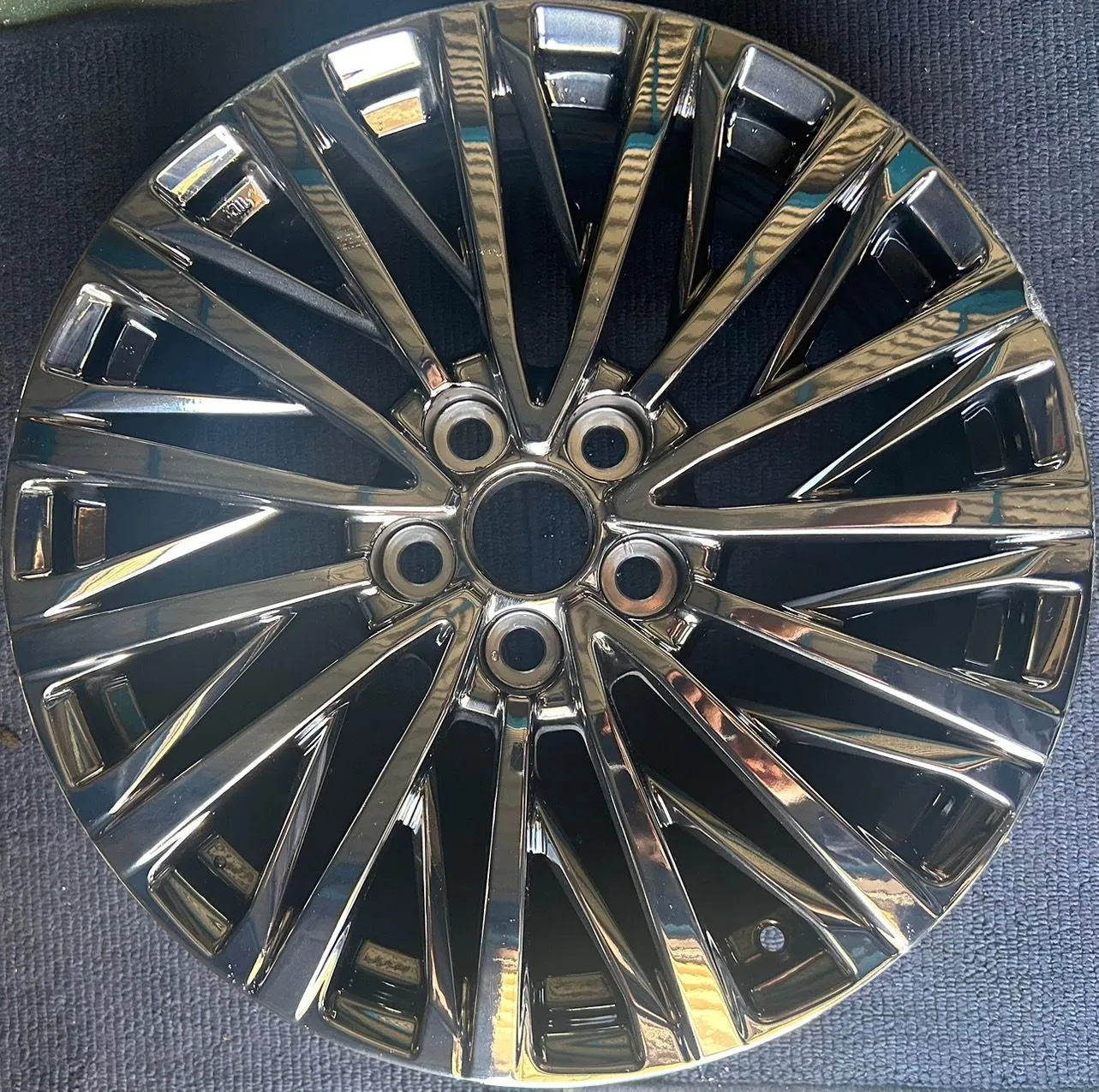 saaa様】新品未使用！LM 500h 純正ホイール19インチ saaa様】新品未