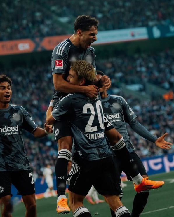 フランクフルトサード サッカーユニフォーム 堂安仕様 DOAN 20番 2025