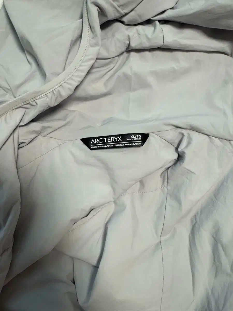 アークテリクス Atom SL フーディ ソリチュード XL