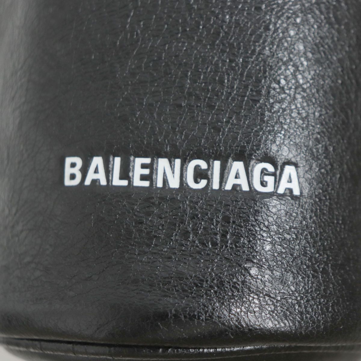 未使用品▼BALENCIAGA バレンシアガ 618193 ウィークエンド レザー ショルダーバッグ/ボトルホルダー ブラック メンズ 保存袋付き -  メルカリShops