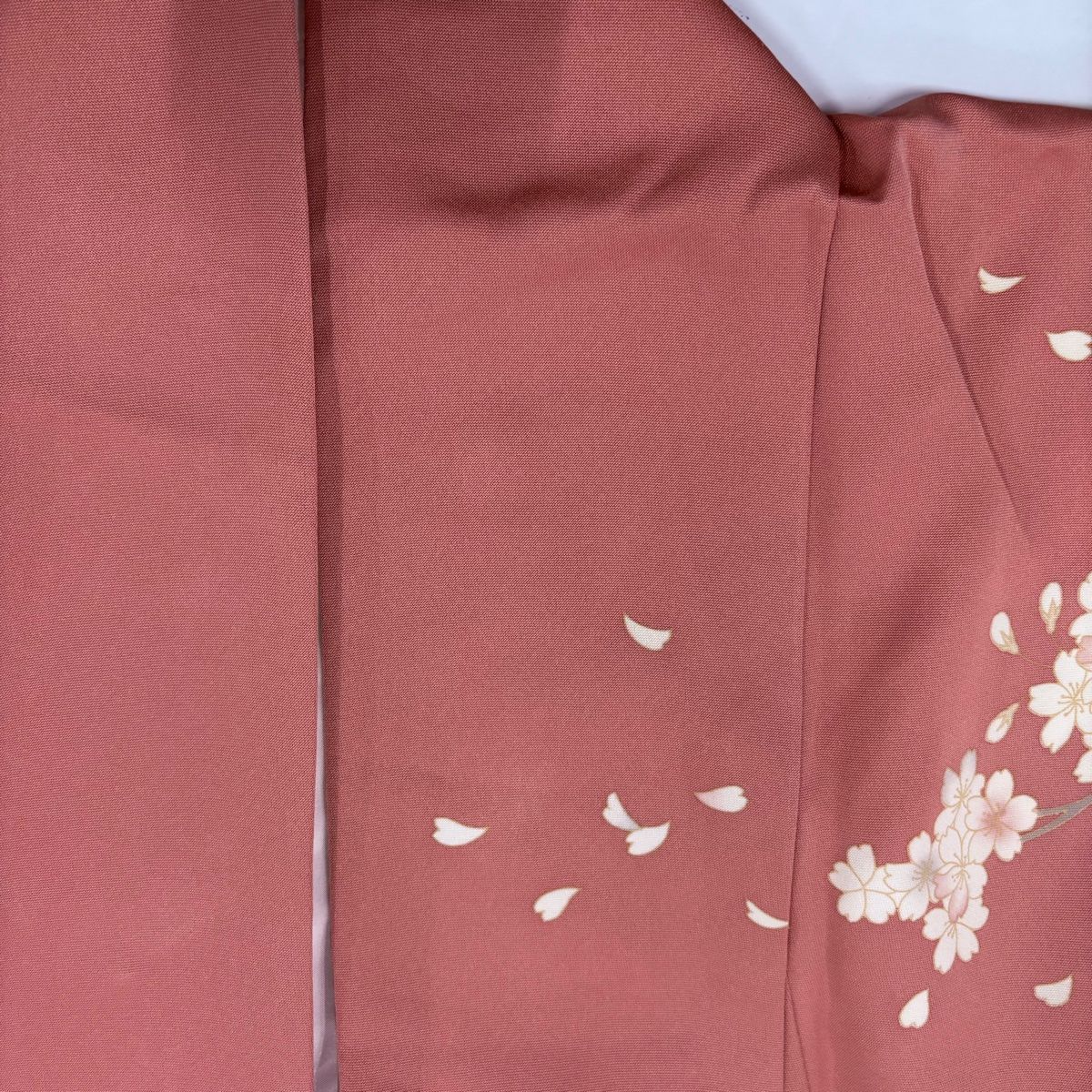 美品 桜 着物 正絹“春空に花びらを遊ばせて晴れを歌う桜”長襦袢 4929 楽天市場】訪問着 手刺繍 正絹 紫 薄紫 桜 桜枝 枝垂れ桜 ぼかし
