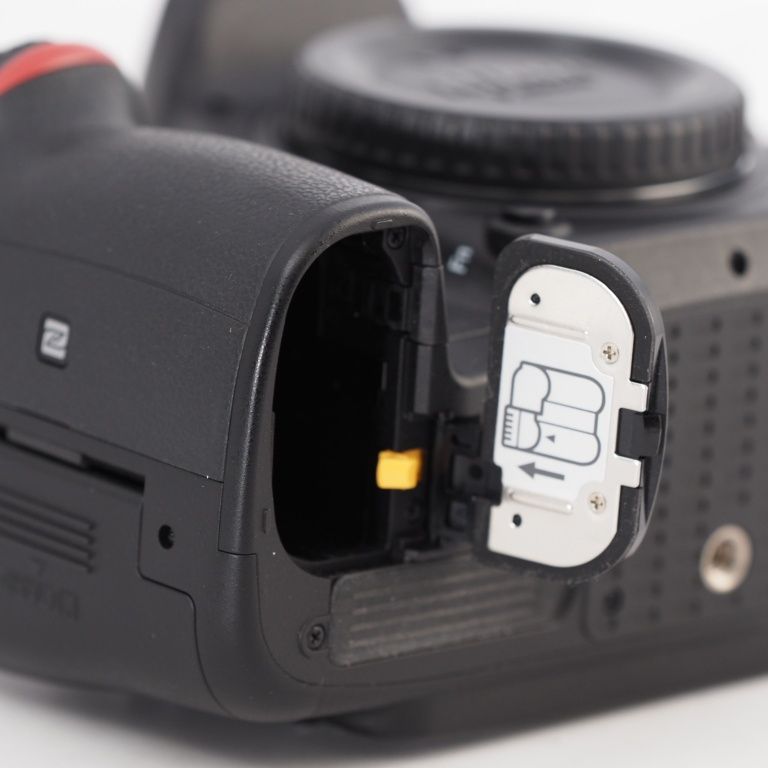 た*ん様 (訳あり) Nikon D7200 ボディのみ デジタル一眼レフカメラ Amazon | Nikon デジタル一眼レフカメラ D7200 バッテリーパック