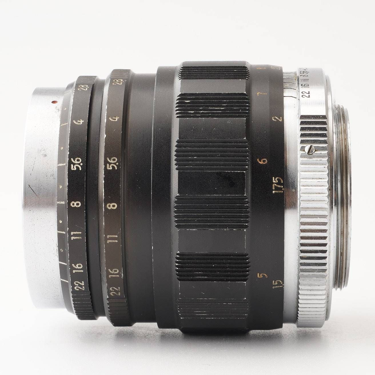 Sankyo Komura 105mm F2.8 M42 希少レンズ Sankyo Komura 105mm F2.8 M42 希少レンズ