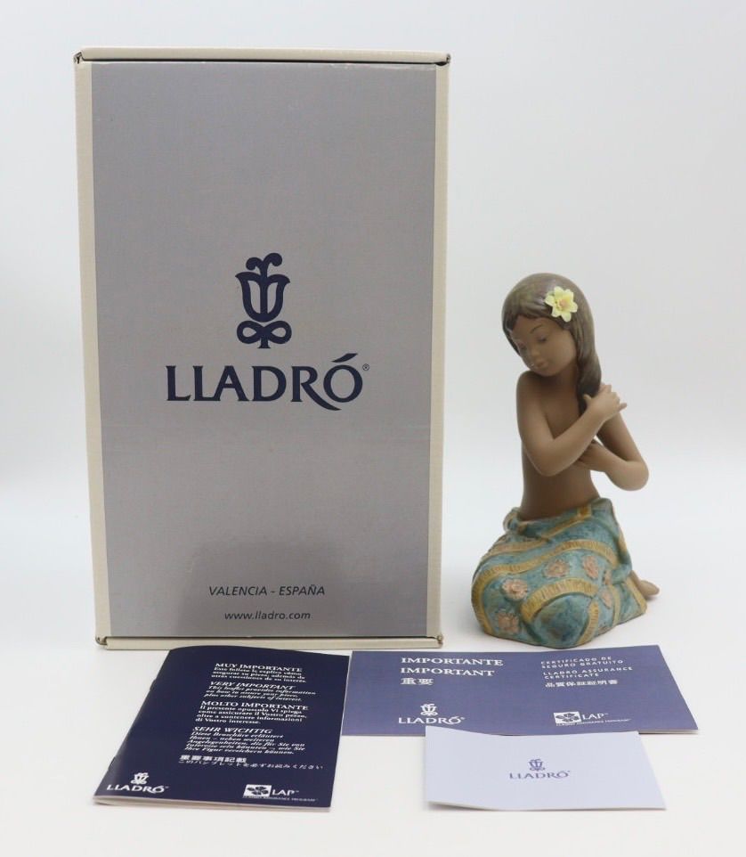 リヤドロ LLADRO アイランドビューティー　NO.2383 フィギュリン リヤドロ LLADRO アイランドビューティー NO.2383 フィギュリン