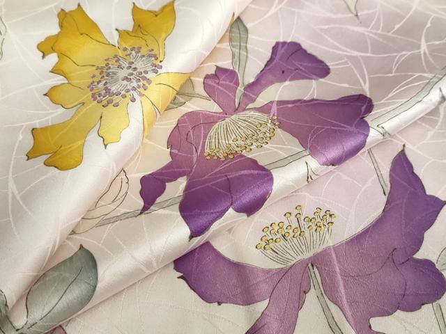 2点セット【小紋】目を惹く洒落味満載　正絹　花唐草　乳白色　ご奉仕価格❣️ 2点セット【小紋】目を惹く洒落味満載 正絹 花唐草 乳白色 ご奉仕