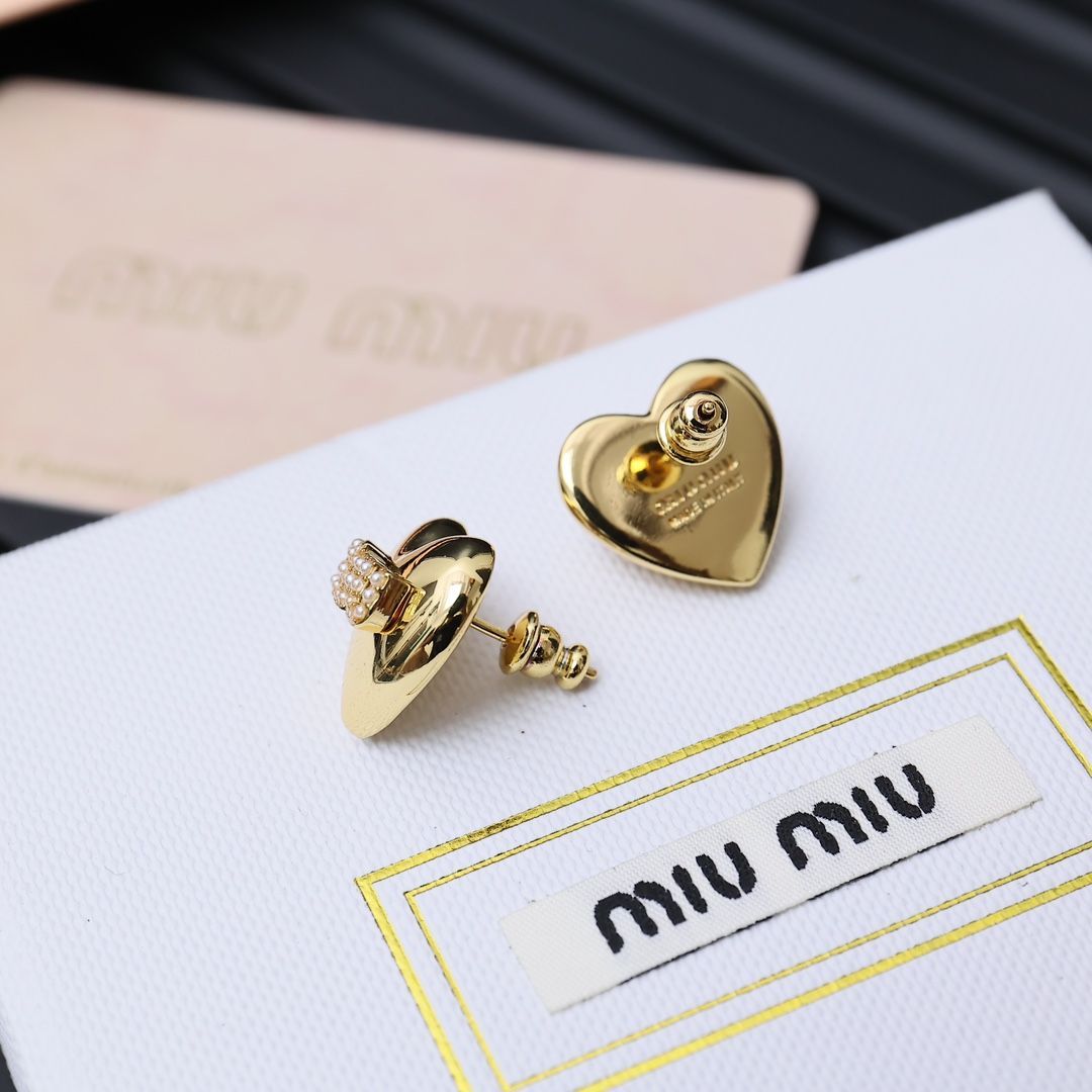 Miu Miu)ミュウミュウ 新品未使用 クリスタル パール ハート ピアス - メルカリ