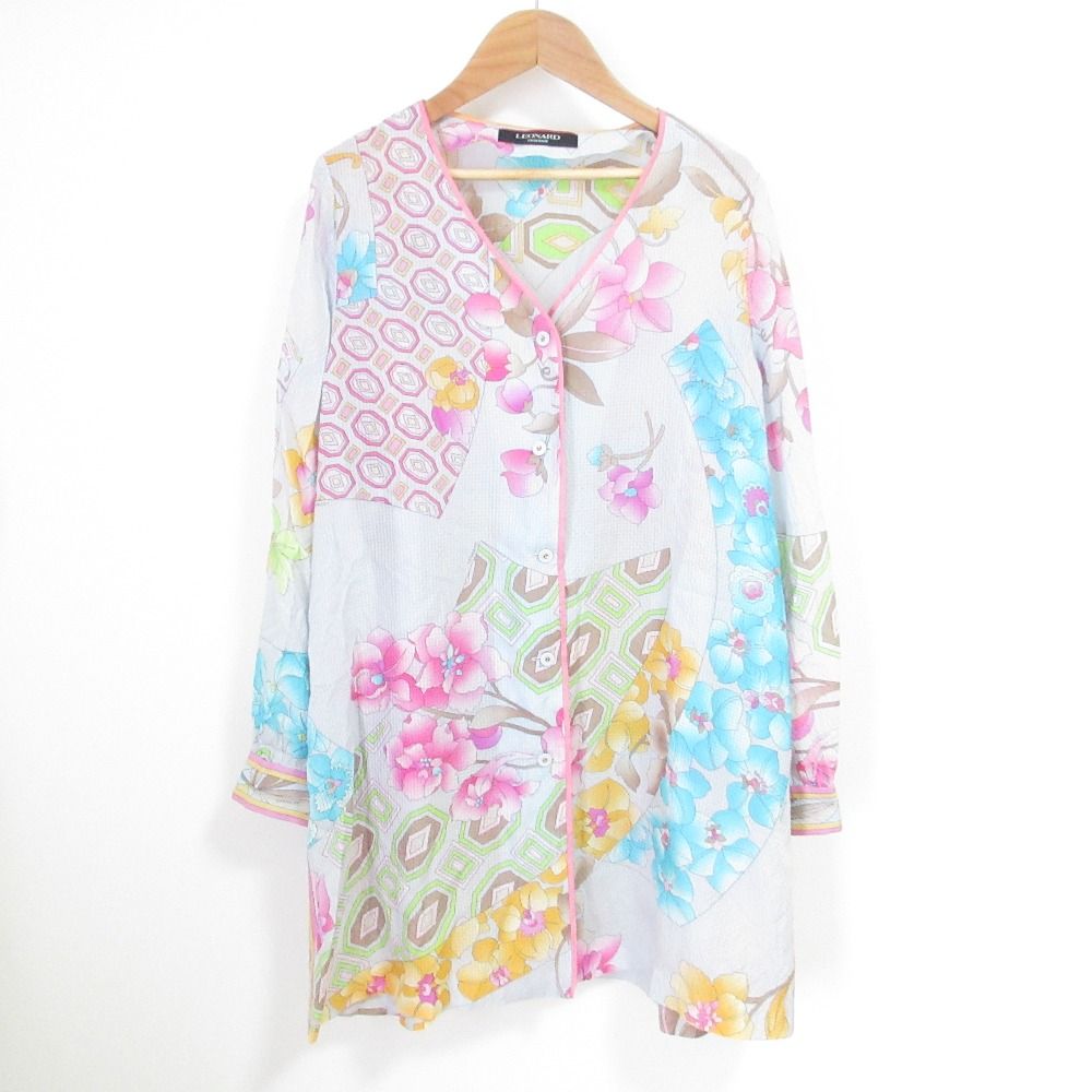 美品 LEONARD FASHION レオナール フラワープリント Vネック シルク シアーカーディガン サイズ42 ライトブルー レディース 古着 中古 美品 LEONARD FASHION レオナール フラワープリント Vネック