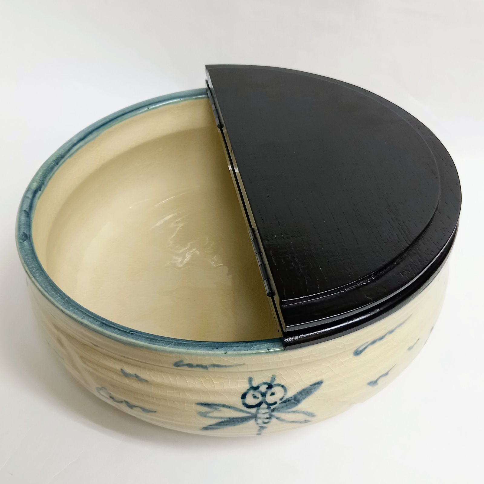 お取り寄せ）加藤五陶作 安南トンボ平 水指 掻合塗 割蓋 茶道具