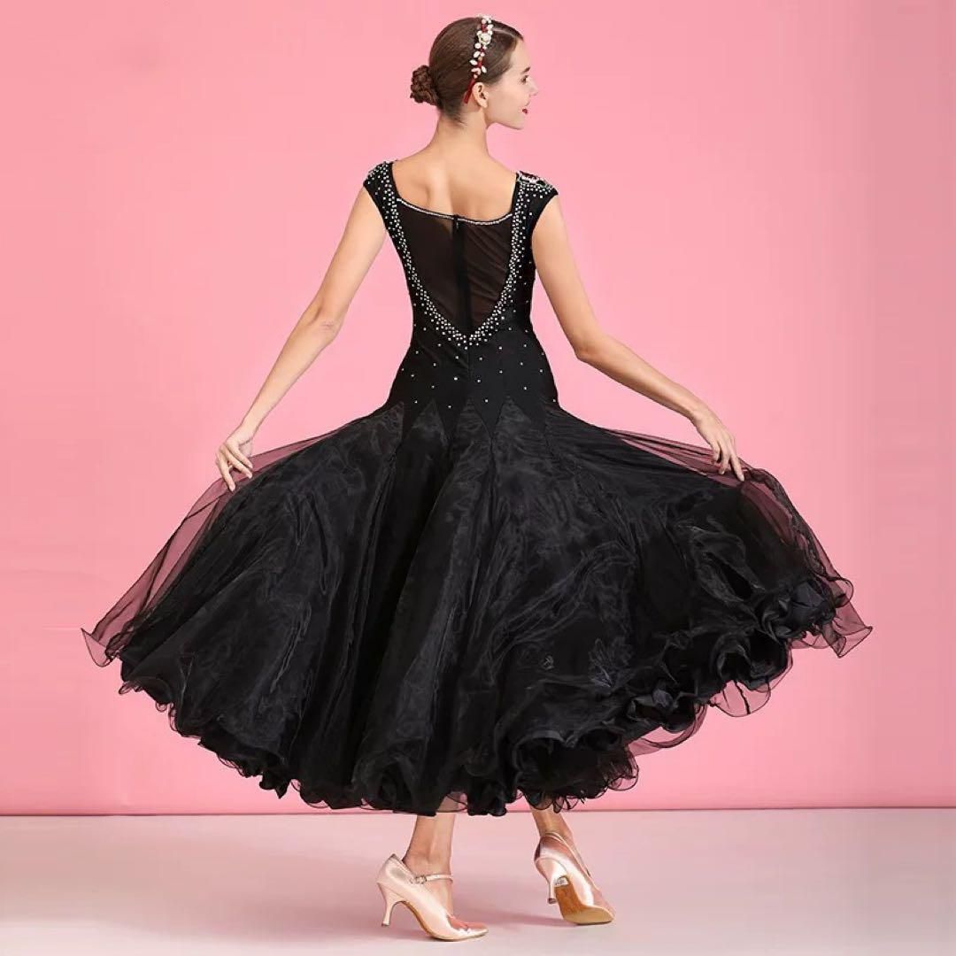 新品未使用 新作 練習着に最適華やかストーン付きスタンダードドレス