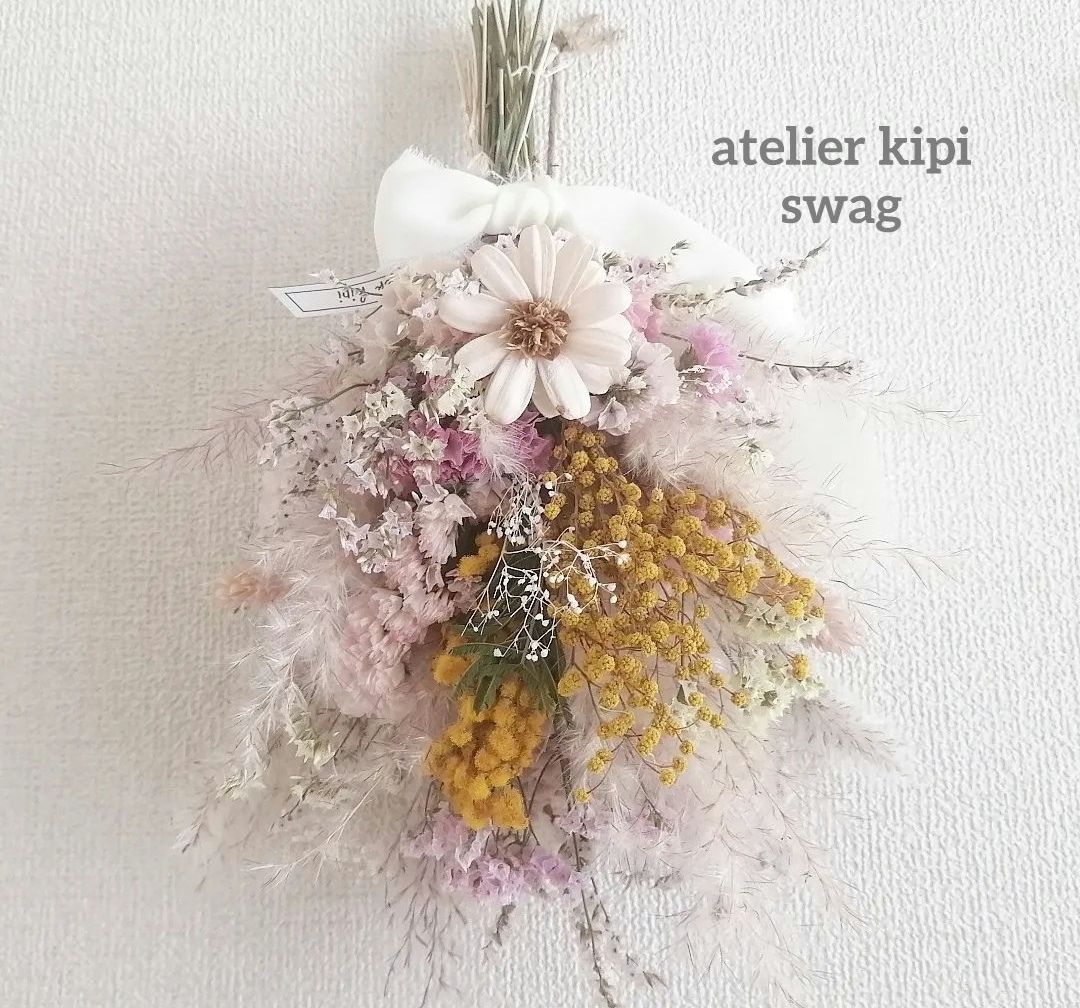 ミモザと春色小花の縦長スワッグ☆ドライフラワースワッグ