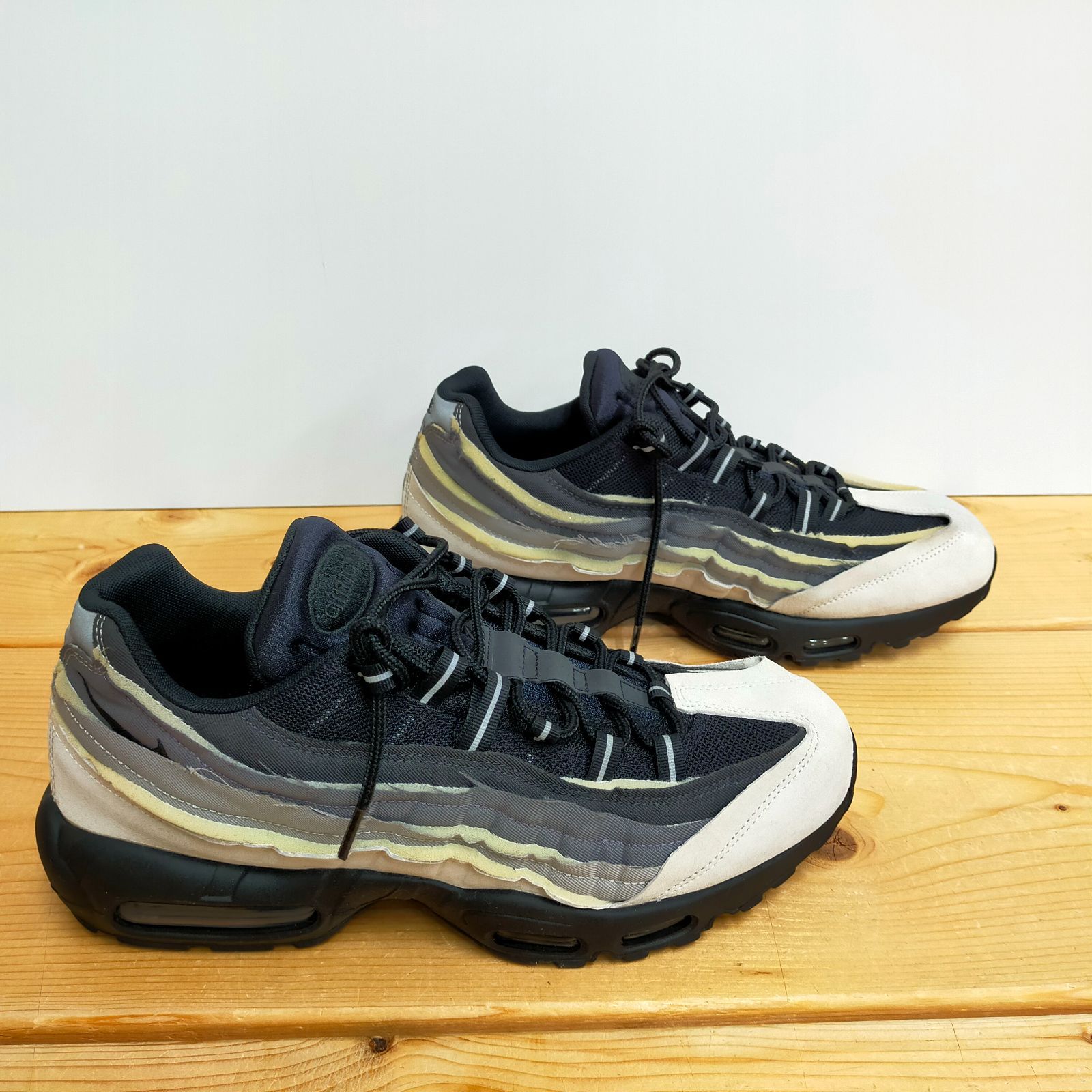 77.COMME des GARÇONS × Nike Air Max 95 