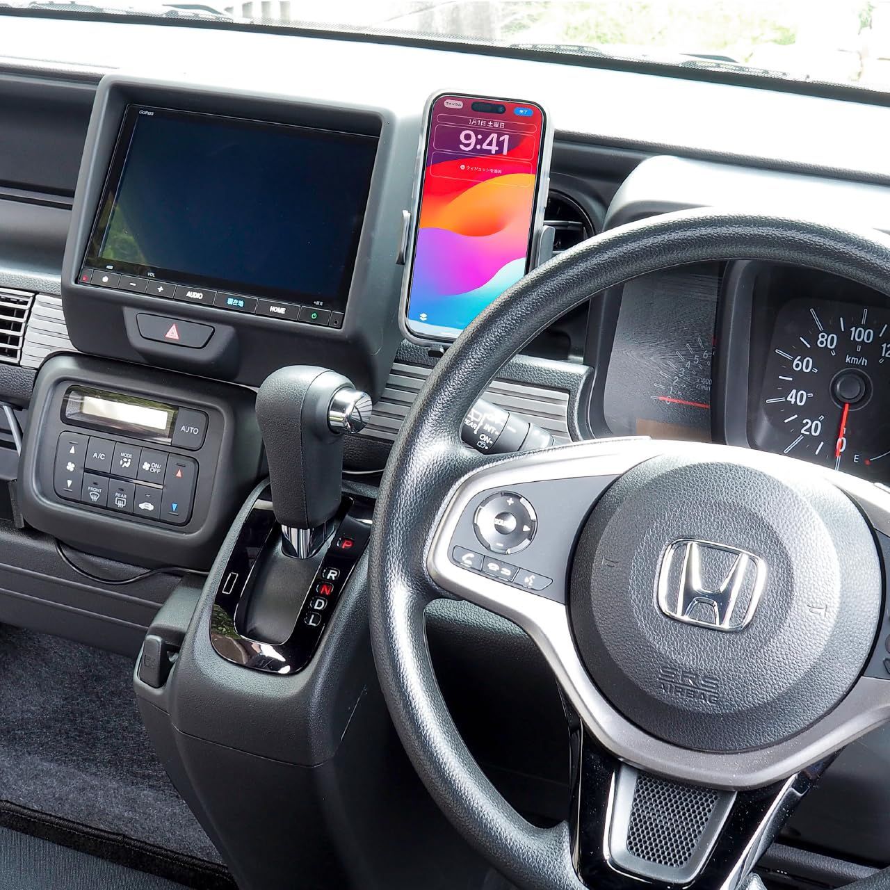 ビートソニック ホンダ N-VAN スマホスタンド 設計だからこその純正インテリアとの一体感 携帯ホルダー iphone 車載ホルダー BSA17A 自動開閉ワイヤレス充電付きスマホホルダーセット品