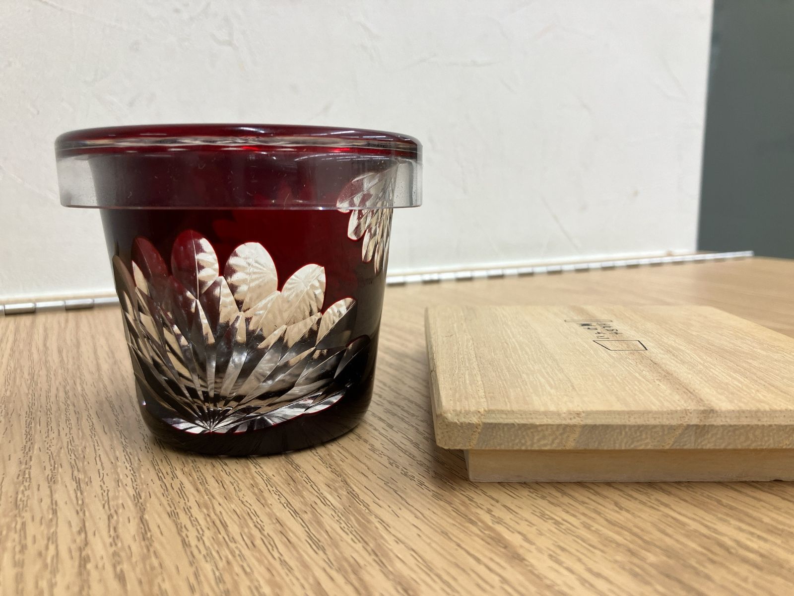中古美品 】江戸切子 廣田硝子 蓋ちょこ 八重菊 赤 ぐい<!-利用不可 