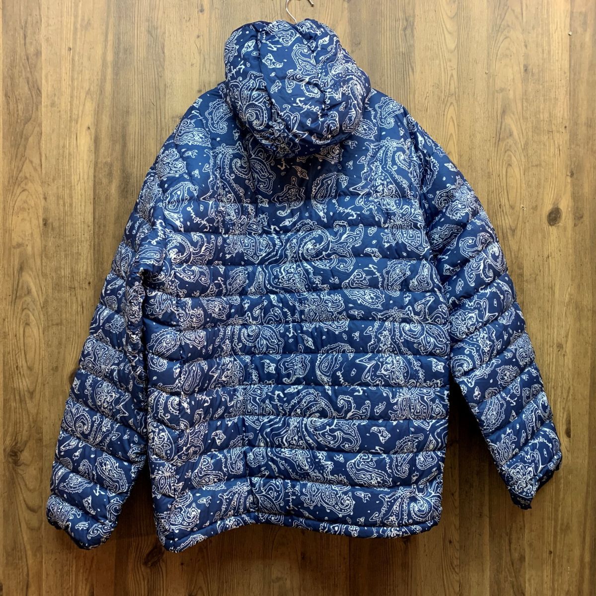 Supreme ペイズリー柄 ダウンジャケット