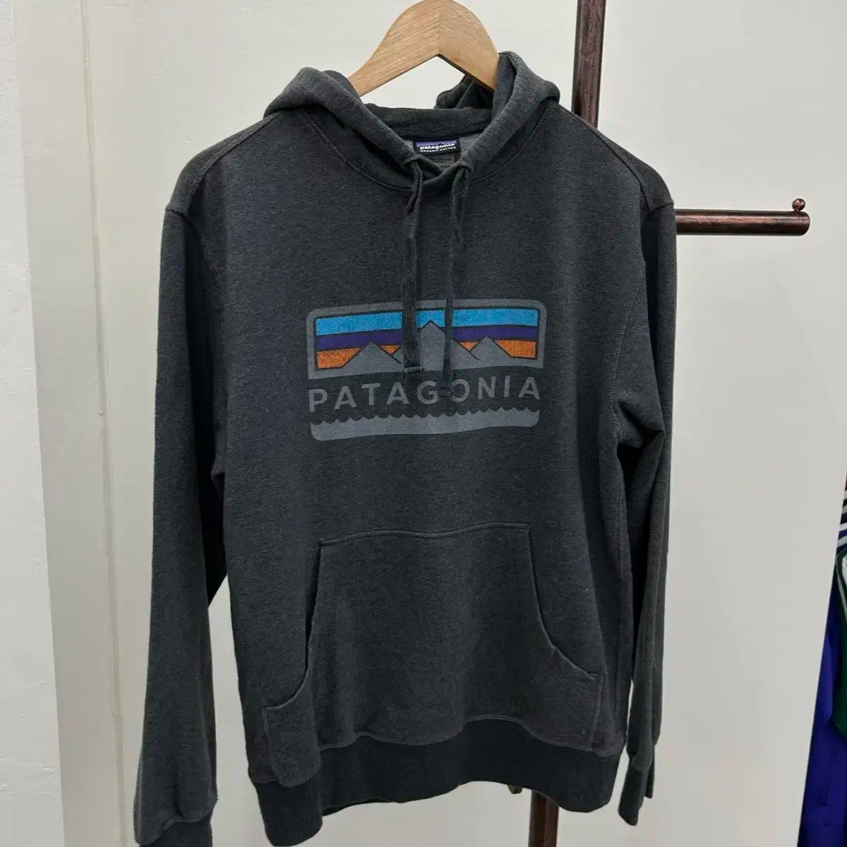 フード付きTシャツ
