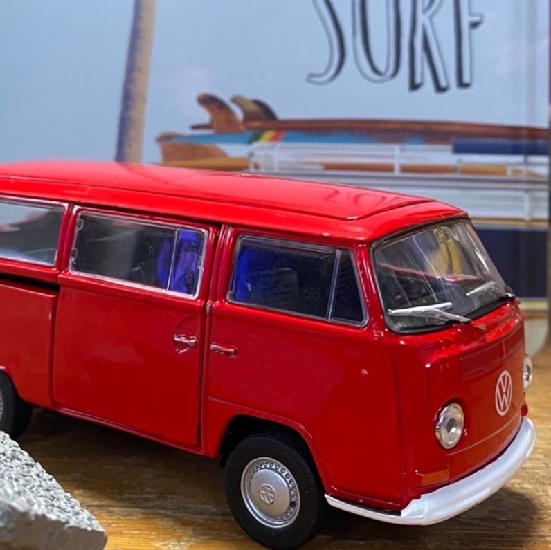 VW　BUS　タイプ2　レイトバス　テールライト　セット Amazon | Empi 98-9514-0 テールライトアセンブリ 62-71 Vw