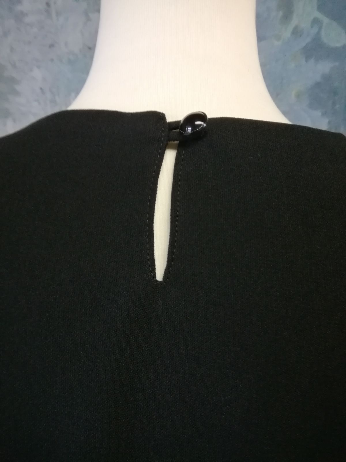 喪服 ゆったりタックペプラムブラウスとストレートパンツスーツ