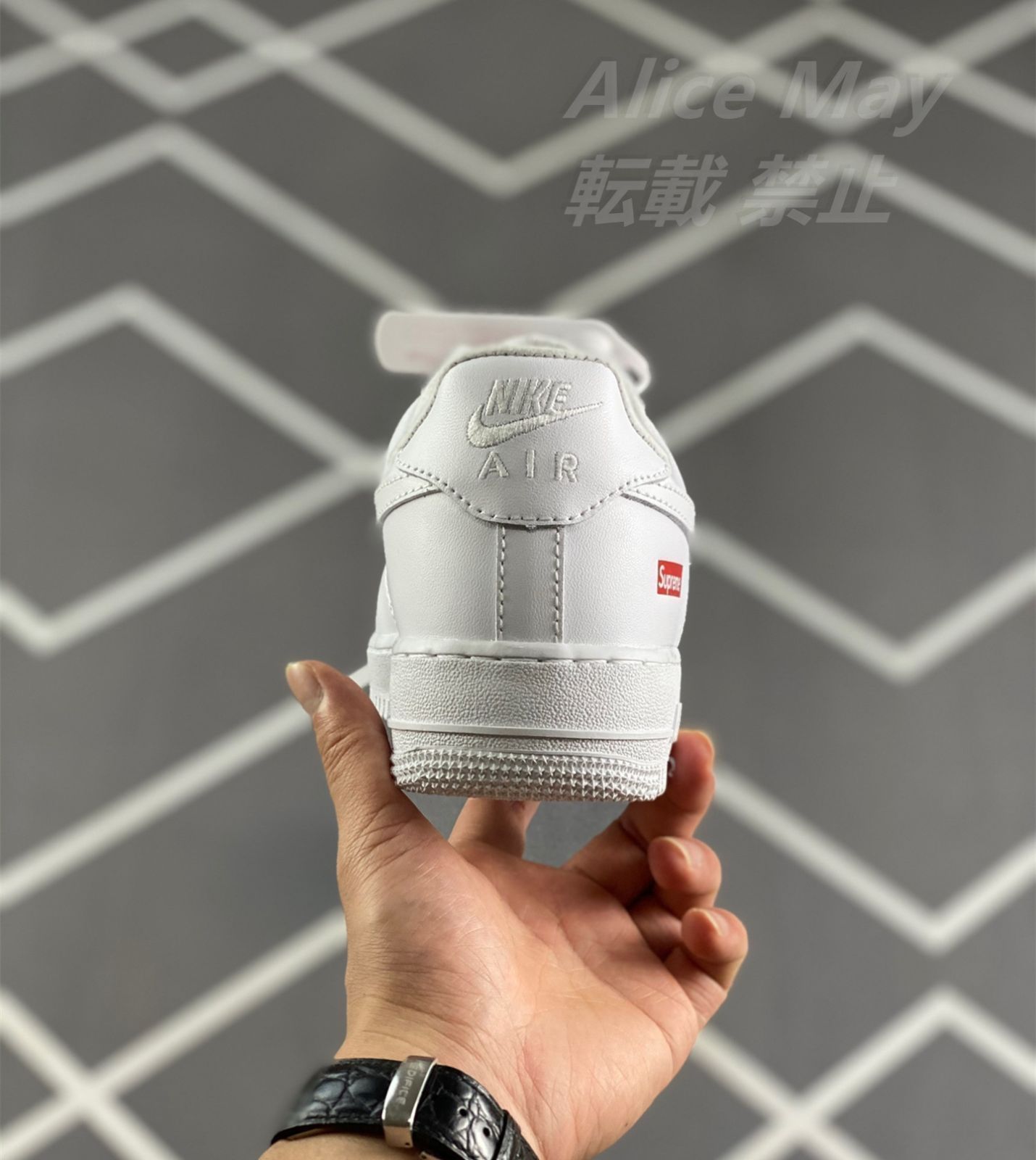 supreme x nike air force 1 low ナイキ カジュアルスニーカーホワイトレッド