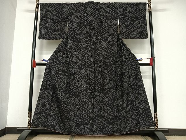 逸品 正絹 平和屋着物□上質な紬 吉祥花文 重要無形文化財 紬の中古品・新品・未 平和屋着物■上質な紬　亀甲文　正絹　逸品　AABF4399st