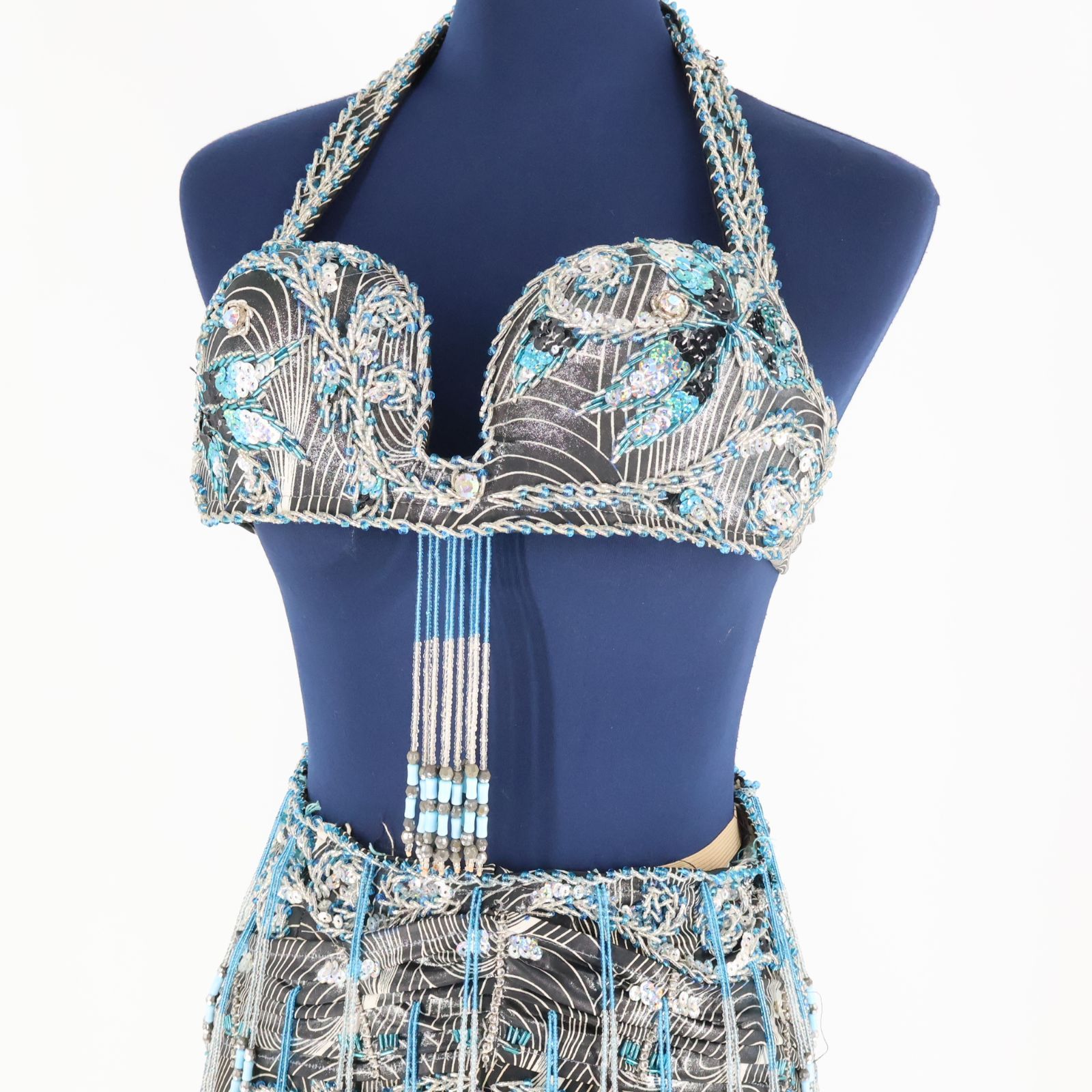ベリーダンス 衣装 ビーズ装飾 ベリーダンス用 オリエンタル衣装】ブラック×ホワイト×水色 ビーズ