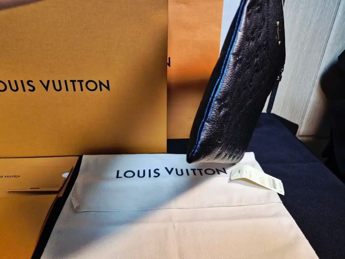 Vuitton ルイヴィトン