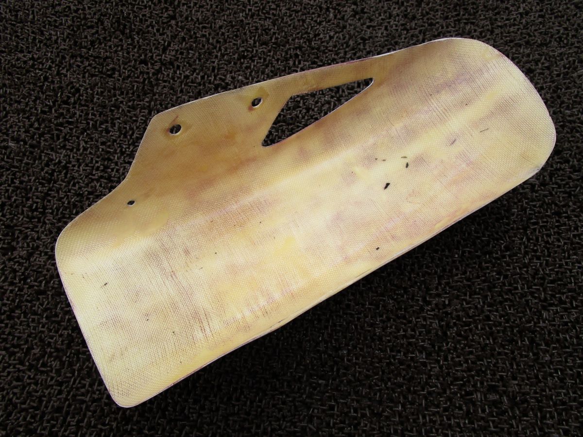 ホーネット250 エアロシャーク フェンダー BEETタイプ FRP mc31