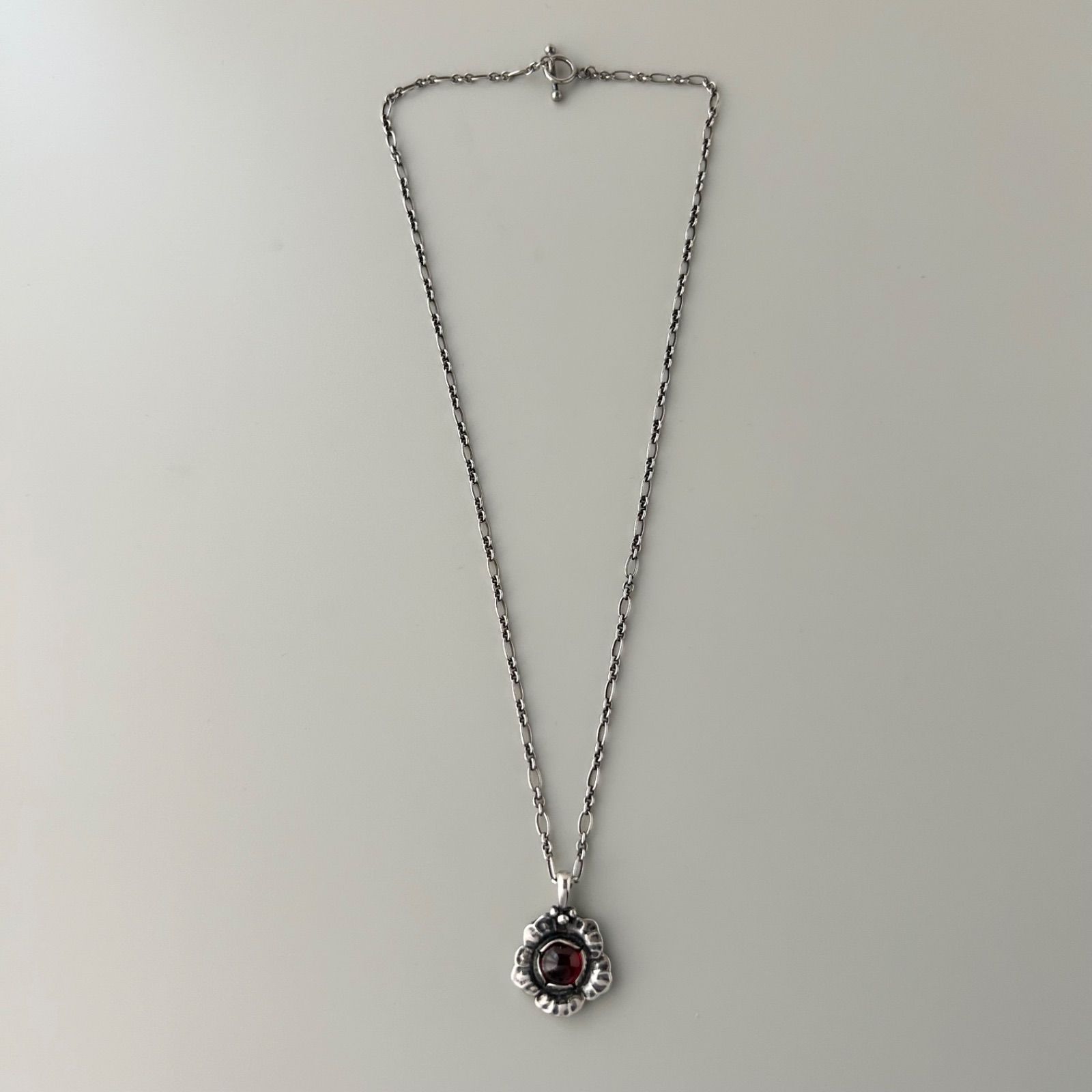 ☆H2977 美品 ジョージジェンセン SV925 ガーネット イヤリング フラワーモチーフ 2002 ヘリテージ Georg Jensen  レディース☆(イヤリング、ピアス)｜売買されたオークション情報、Yahoo!オークション(旧ヤフオク!) の商品情報をアーカイブ公開 -  オークファン（aucfan.com）