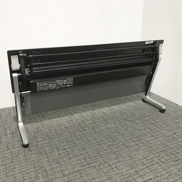 W1800