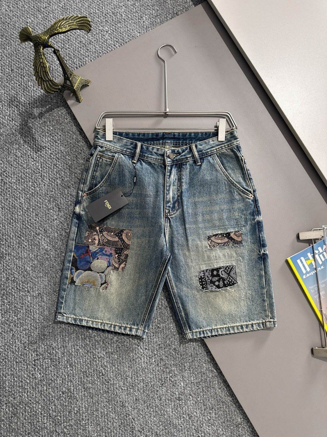 FENDI 25SS FFモノグラム シャンブレーデニム製 ショートパンツ 今日特価】Fendi 2025SS デニムショートパンツ - メルカリ