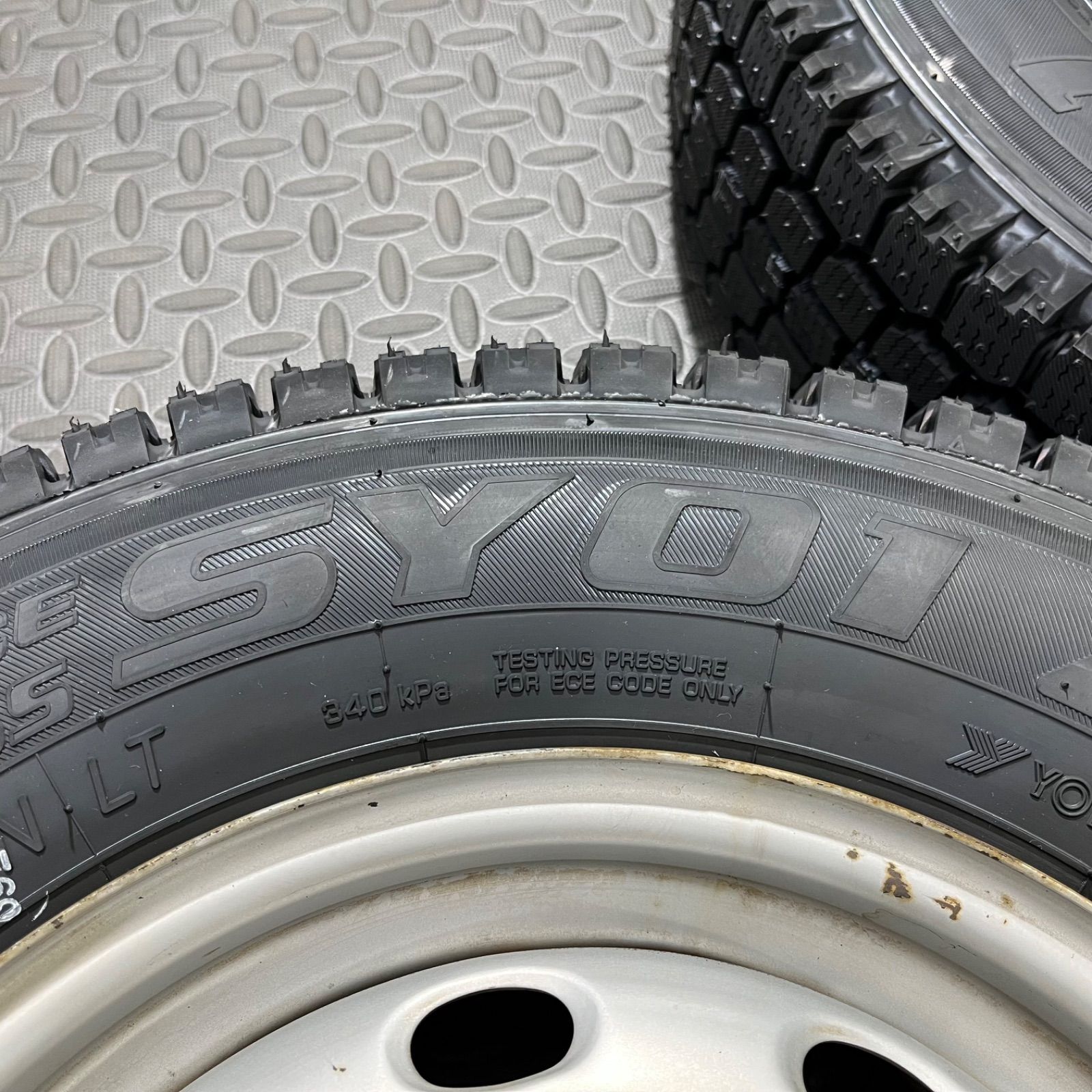 25年製 新品タイヤ 145/80R12 80/78N LT ヨコハマ SY01V スバル 