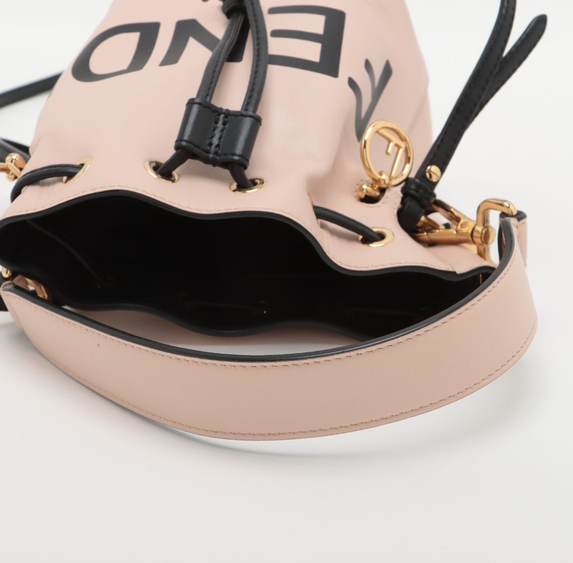 フェンディ FENDI モントレゾール ショルダーバッグ レディース【中古  