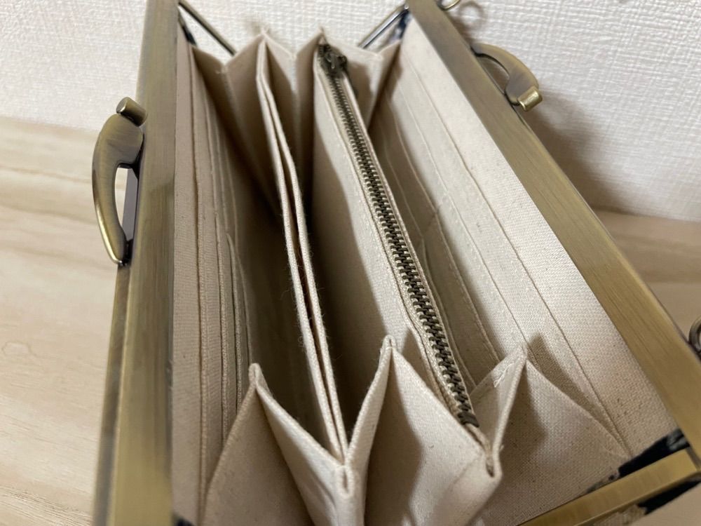 【型紙】　通帳が入る　浮き足がま口長財布