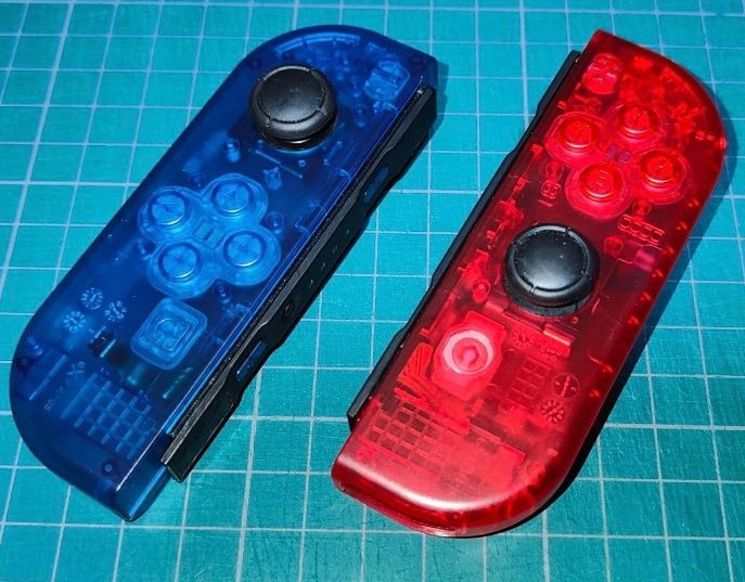 任天堂switch　ジョイコンカスタム　左クリアブルー＆右クリアレッド