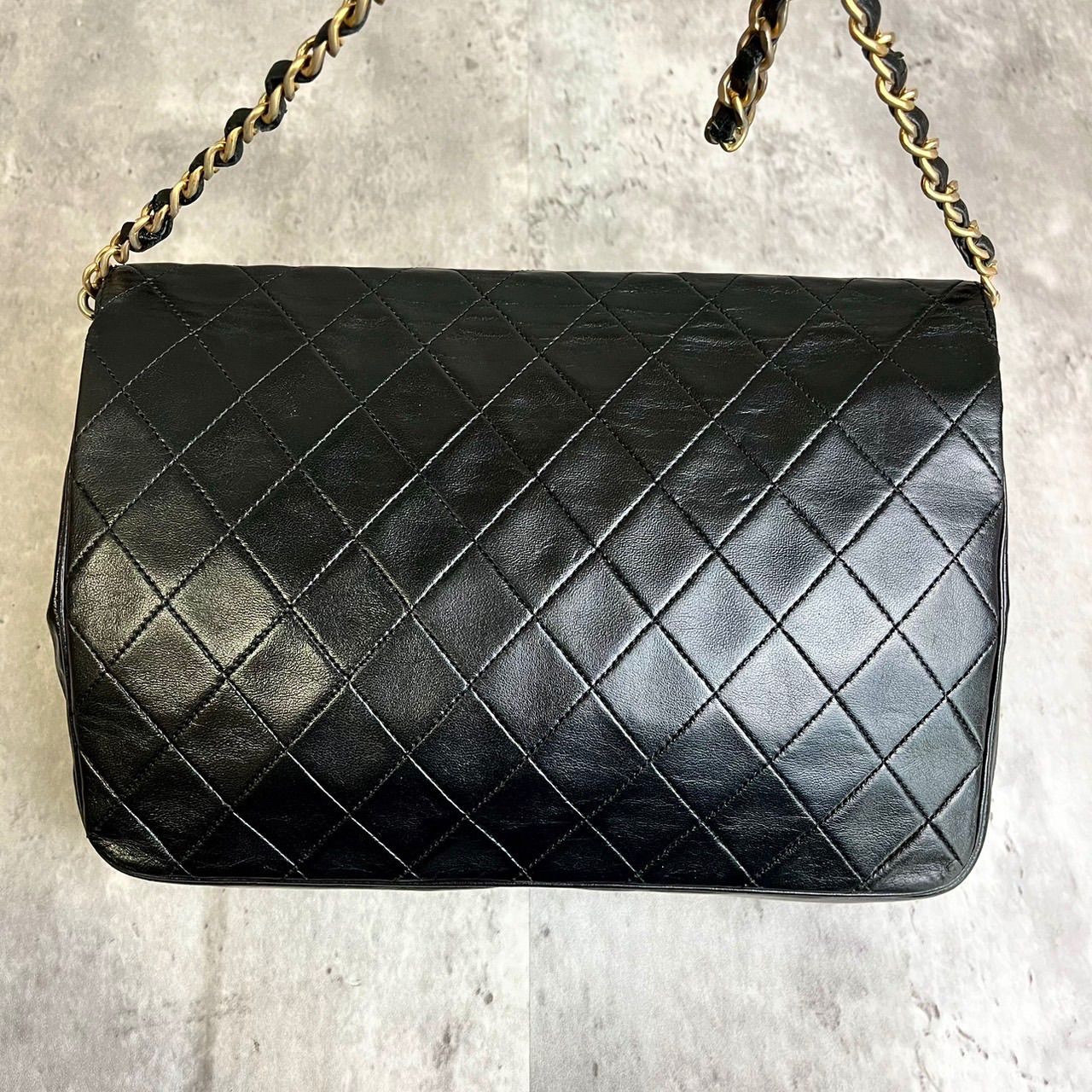 ✨良品✨ CHANEL シャネル ショルダーバッグ トートバッグ ココマーク フラップ マトラッセ キルティング ターンロック ゴールドチェーン  ロゴ型押し ゴールド金具 ラムスキン ビンテージ ヴィンテージ 肩掛け レディース ブラック 黒色 - メルカリ