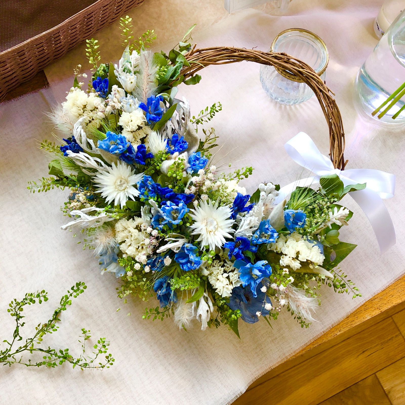 ＊Natural＊デルフィニウムとホワイトリース＊ドライフラワーリース Natural＊デルフィニウムとホワイトリース＊ドライフラワーリース