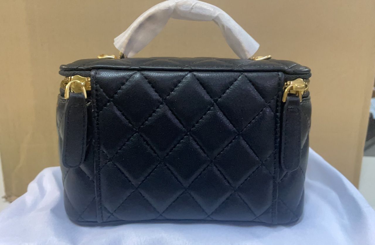 本日限定価格?CHANEL ブラック キルティング ポーチ - メルカリ