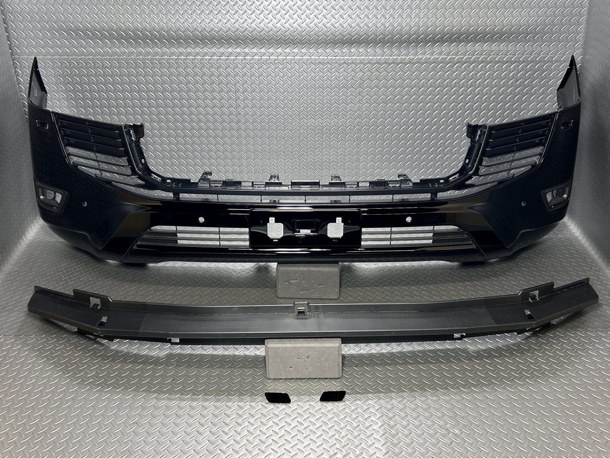 送料無料【中古】300系ランドクルーザー VX 純正フロントバンパー