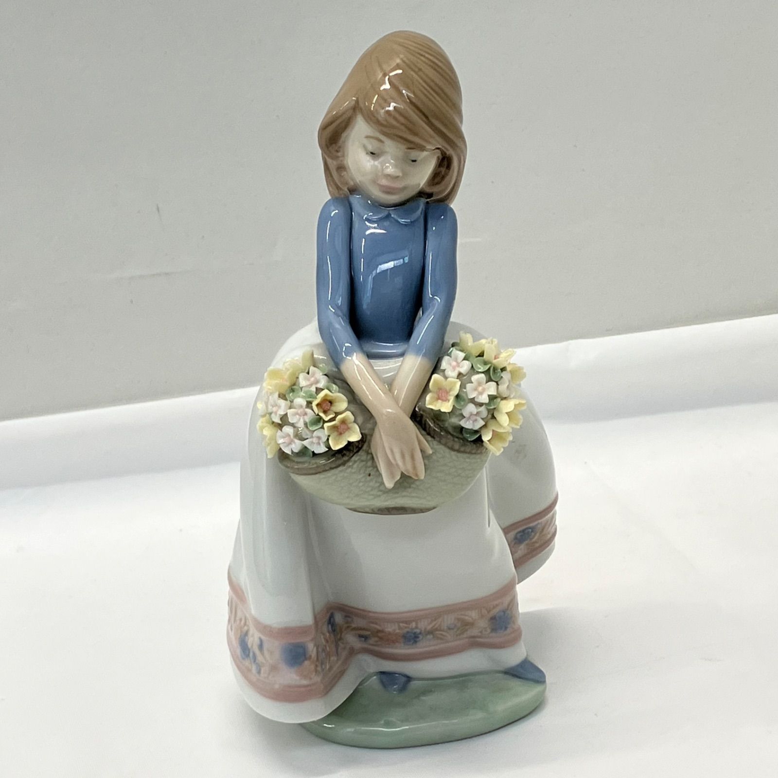 F240730-5】 リヤドロ「5月の花」花 少女 置物 LLADRO フィギュ