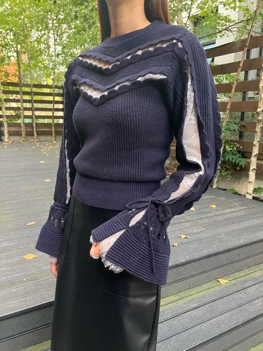 S セルフ 肖像画 レースアップ ニット