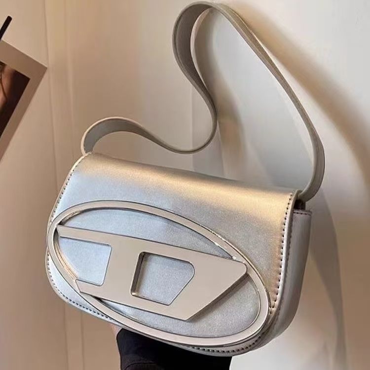 値下げします 新品 DIESEL ショルダーバッグ - メルカリ