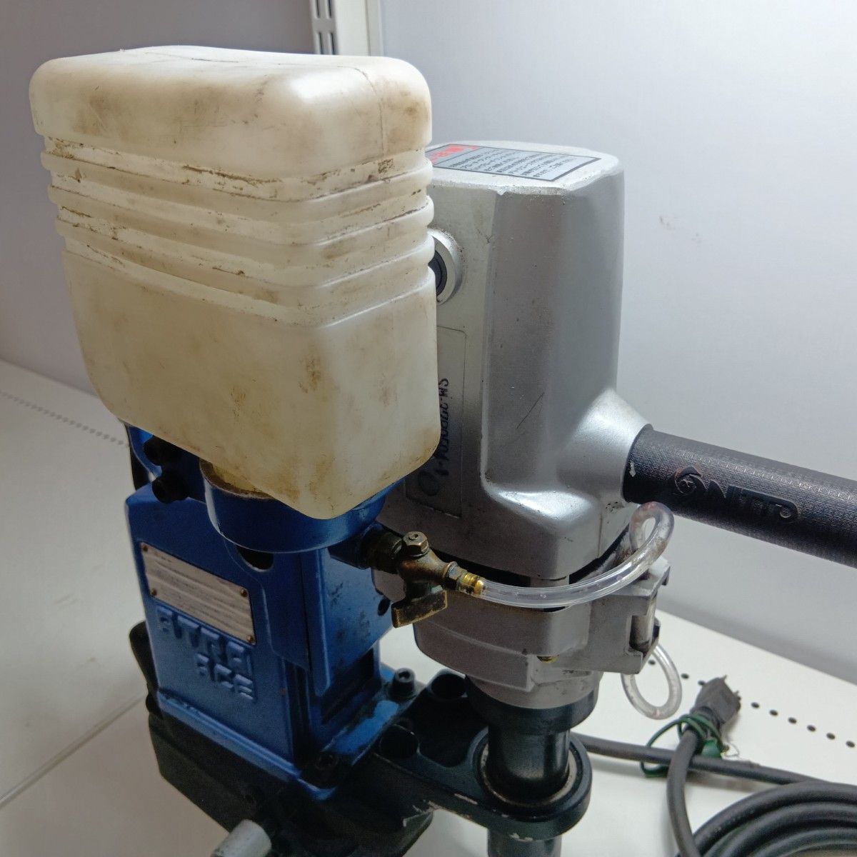 限定 アトラエース 磁気ボール盤 AR-3000 ブルー 本体のみ 穴あけ機 電動工具 日東工器 信頼を込めた