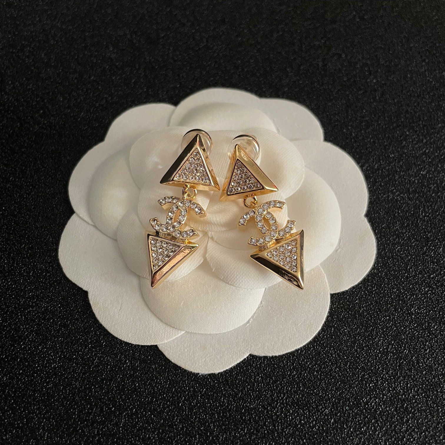 今日特価】CHANEL シャネル 中古 ダブル C イヤリング