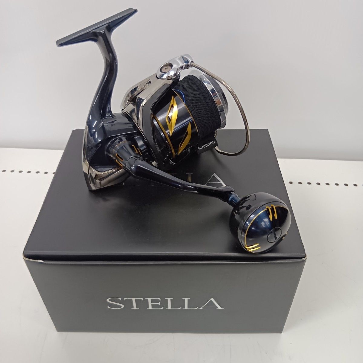 SHIMANO シマノ 03965 釣り用品 リール スピニングリール 19ステラSW 8000HG キズ有 程度B