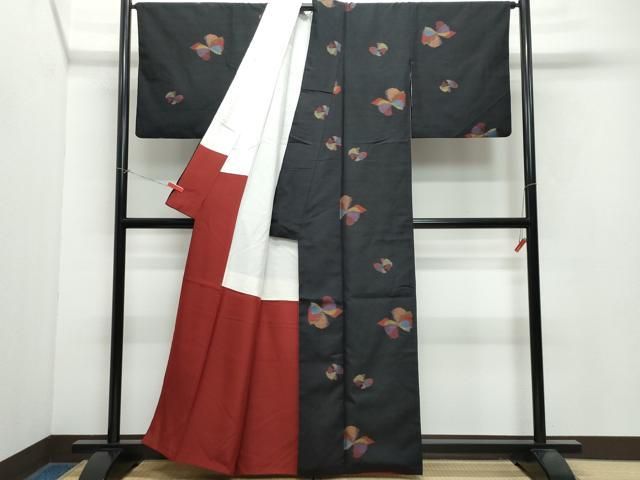 平和屋着物●上質な紬　舞蝶文　黒地　正絹　逸品　CAAX0885vf 平和屋着物○上質な紬 舞蝶文 黒地 正絹 逸品 CAAX0885vf